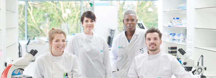 Nagi Bioscience research team combining Swiss-engineered precision with 15+ years of expertise in aging biology and drug discovery.